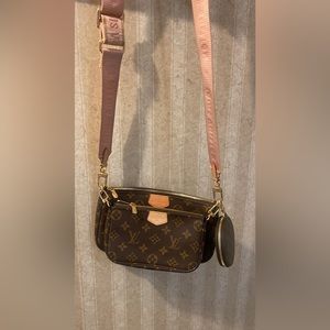 Louis Vuitton crossbody purse